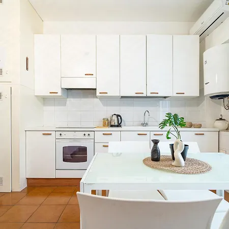 Easy - Porta Romana Apartment