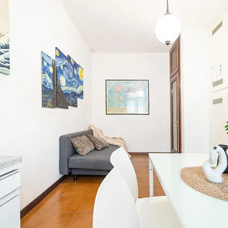 Easy - Porta Romana Apartment *